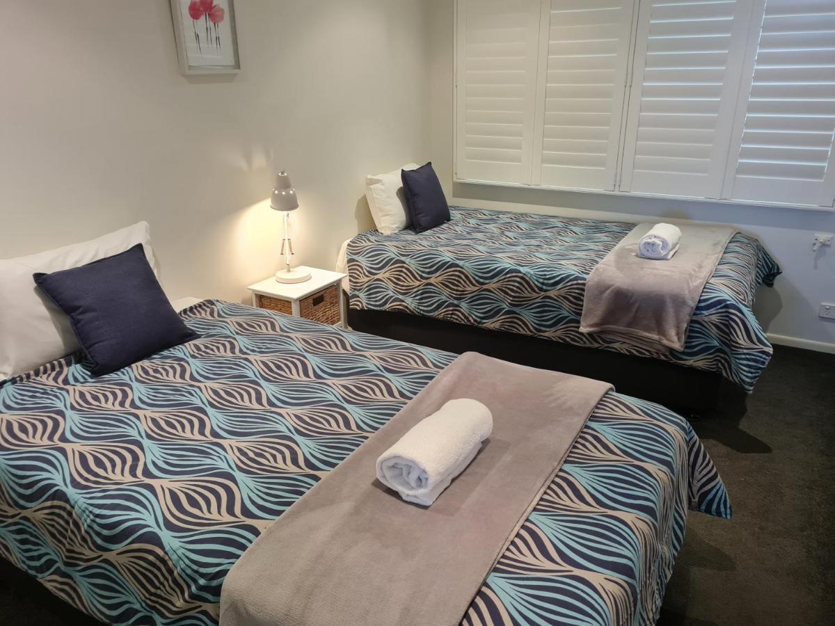 Wharf Lodge River View Apartment Maroochydore Buitenkant foto
