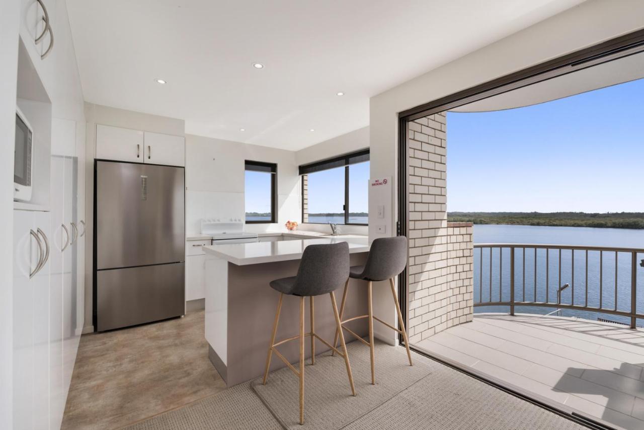 Wharf Lodge River View Apartment Maroochydore Buitenkant foto